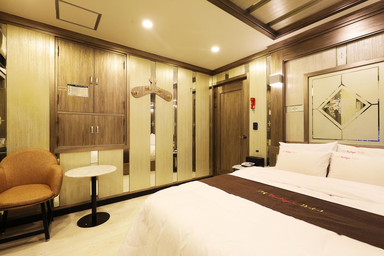Sm Boutique Hotel